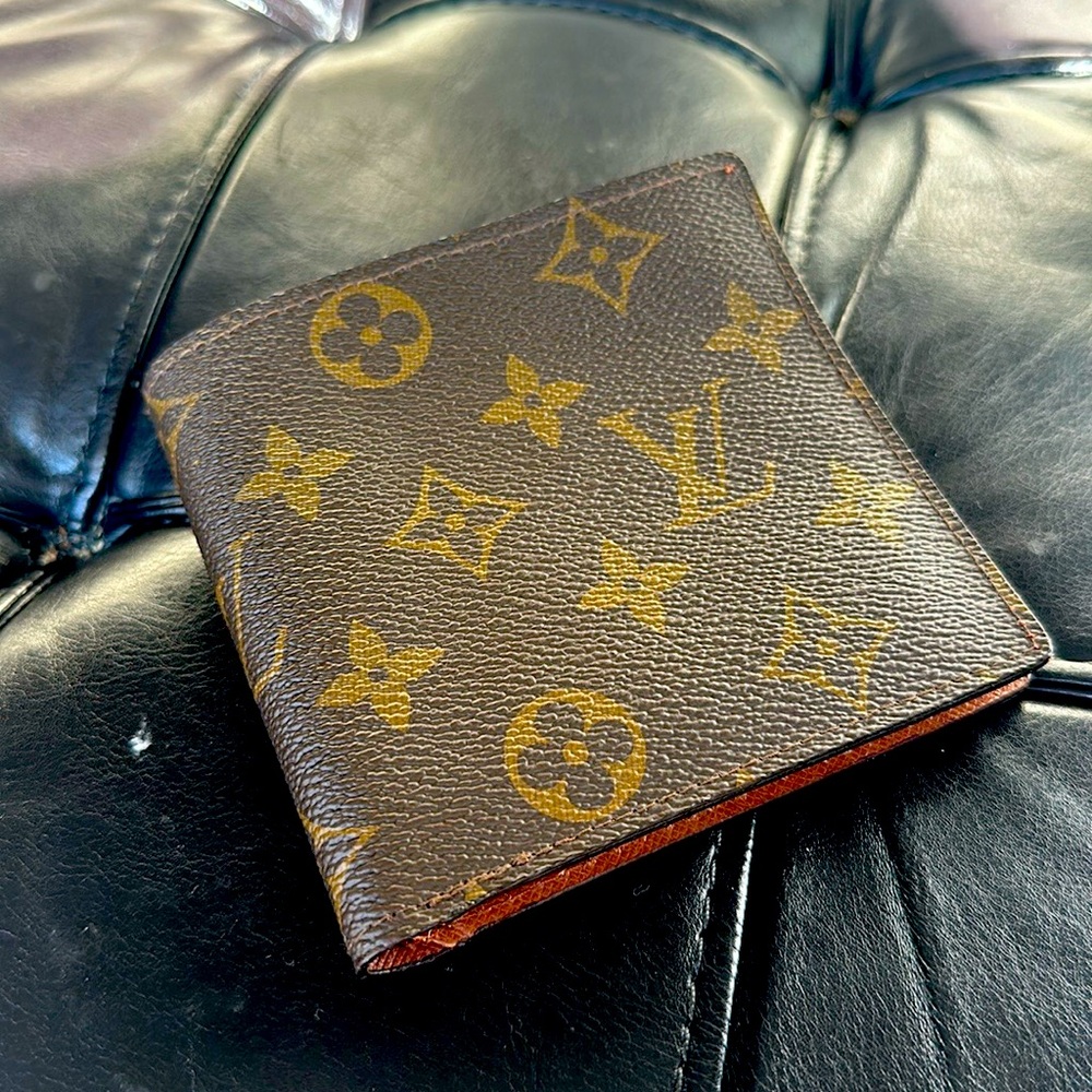LOUIS VUITTON MEN’S MONOGRAM MULTIPLE WALLET